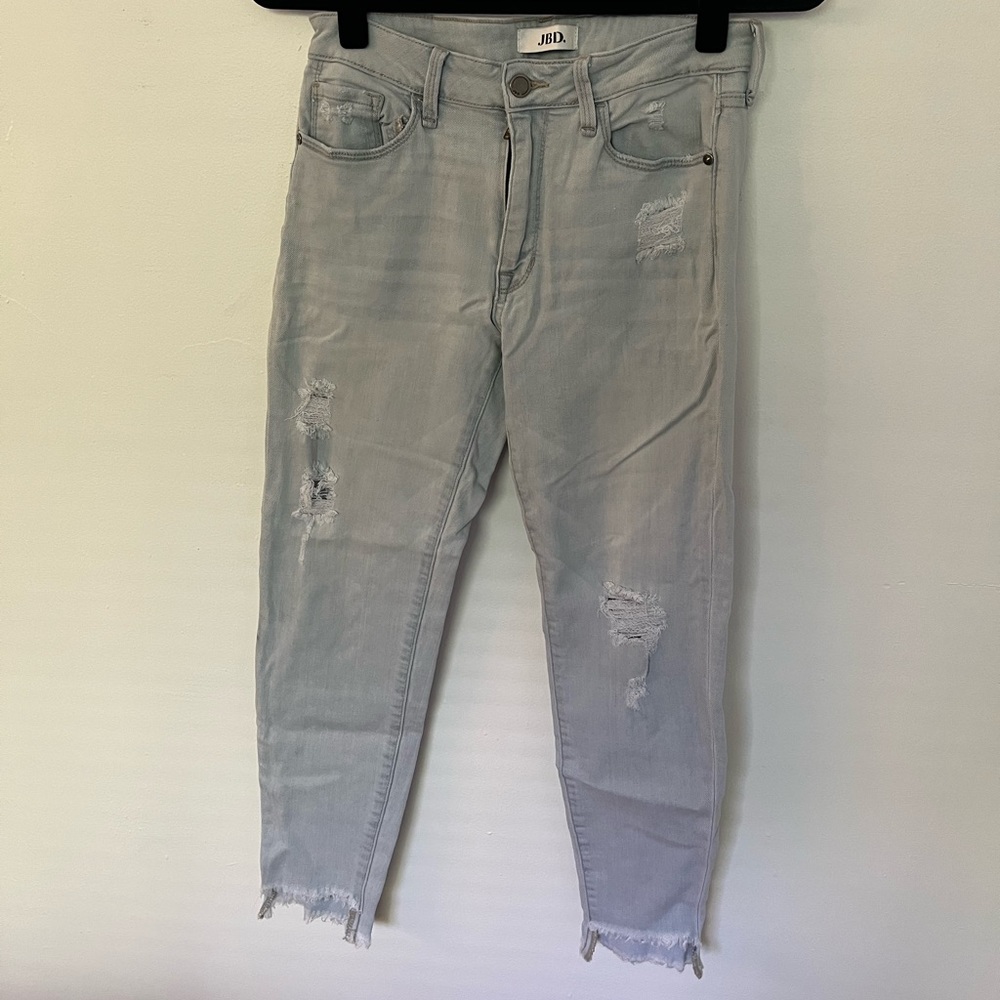 Stretchy Light Wash Distressed cropped Jeans